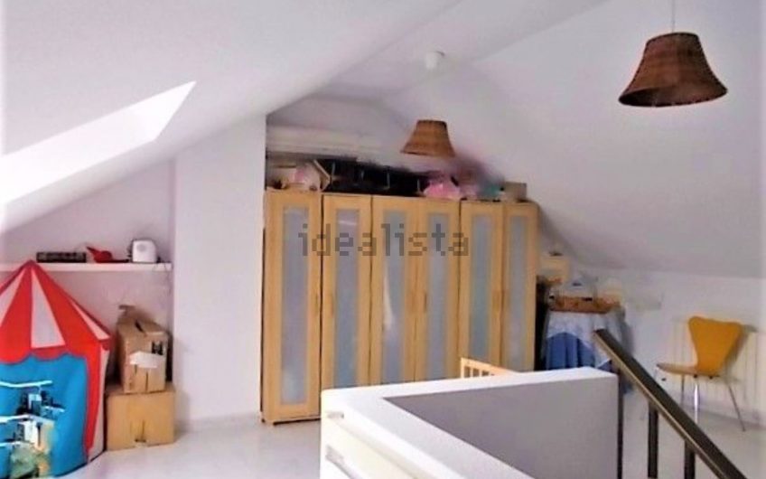 CHALET ADOSADO CORPA
